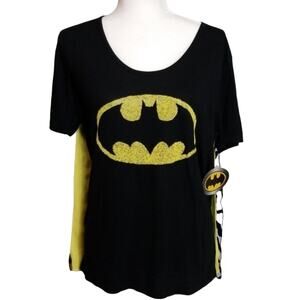 Batman DC Comics T shirt with detachable cape Size XL Juniors